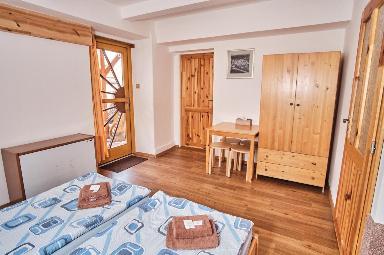 Strnadovsky Mlyn Hotel Jesenice  Buitenkant foto