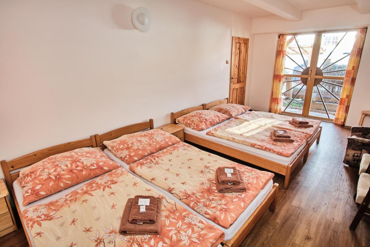 Strnadovsky Mlyn Hotel Jesenice  Buitenkant foto