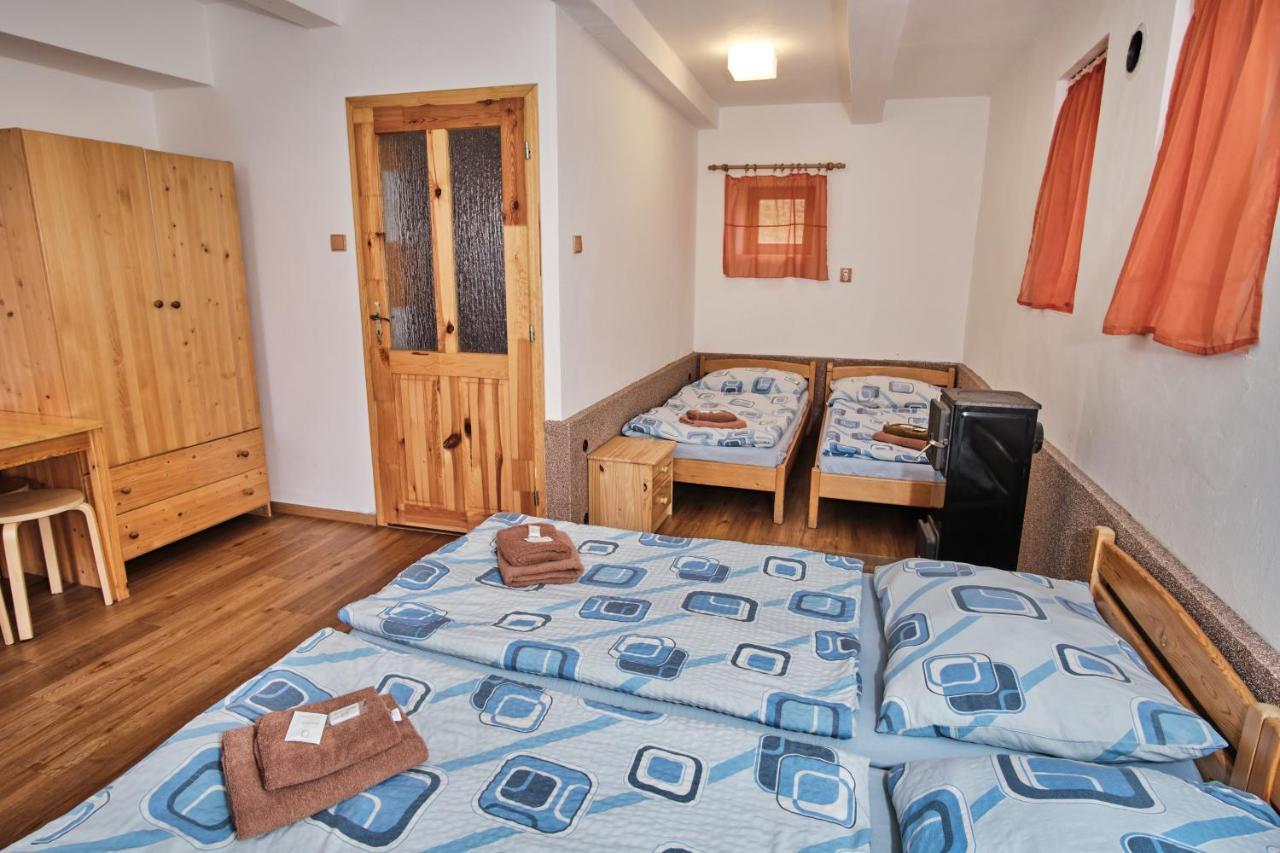 Strnadovsky Mlyn Hotel Jesenice  Buitenkant foto