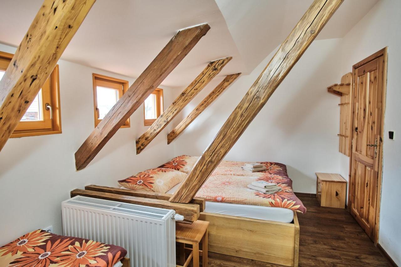 Strnadovsky Mlyn Hotel Jesenice  Buitenkant foto